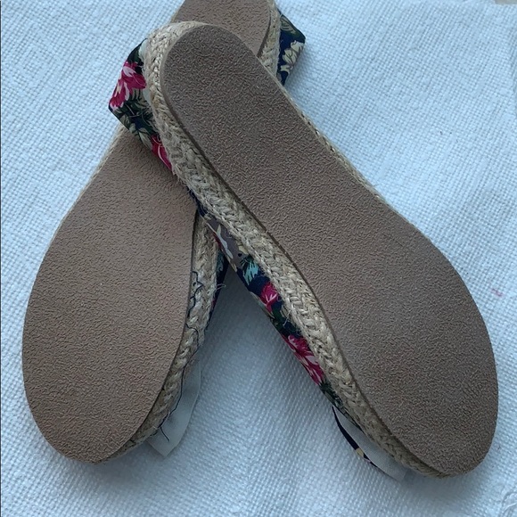 Flat open toe shoes - Picture 4 of 4